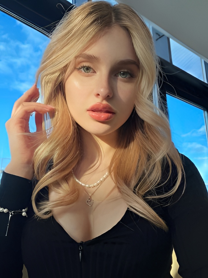 Ника привлекальеная девушка из Ждановки цена от 2000 руб