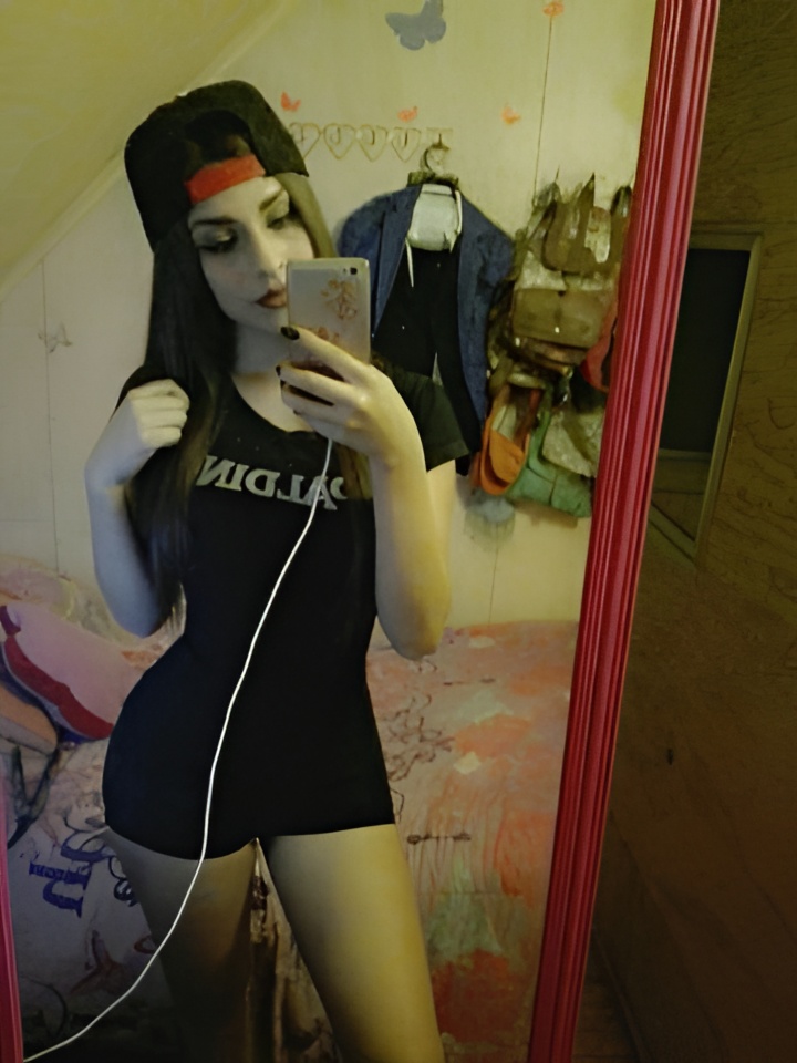 Рената привлекальеная девушка из Ждановки цена от 3000 руб