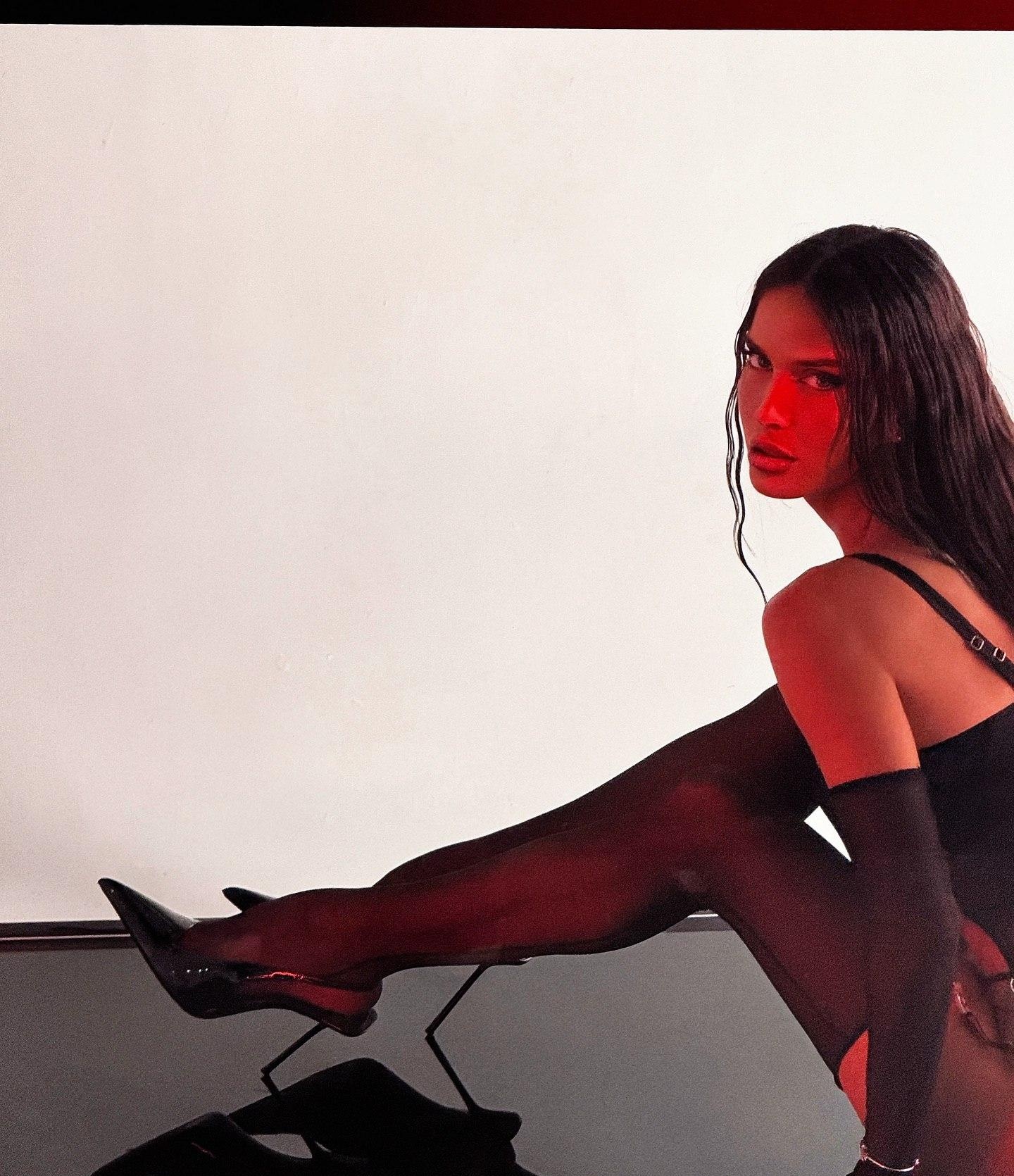 Залина привлекальеная девушка из Ждановки цена от 6000 руб