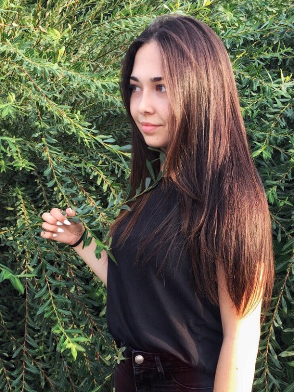 Олеся привлекательная девушка из Ждановки цена от 3500 руб