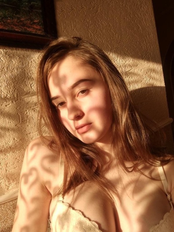 Анна привлекательная девушка из Ждановки цена от 3000 руб