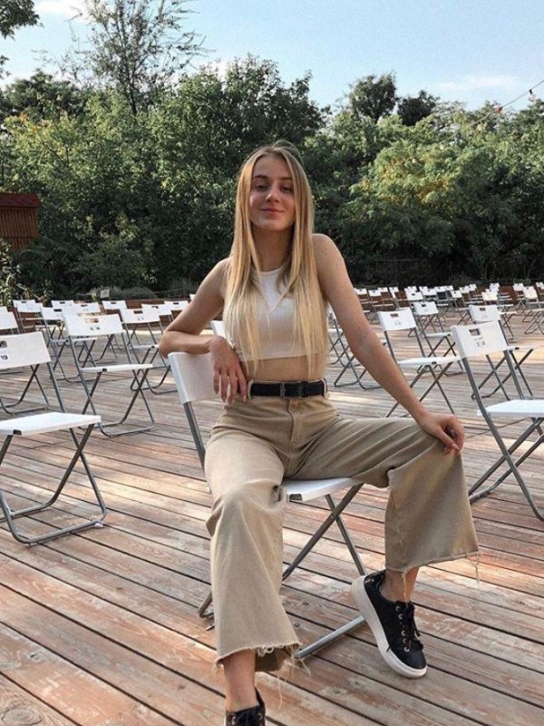 🎥 ДАРЬЯ привлекательная девушка из Ждановки цена от 5000 руб