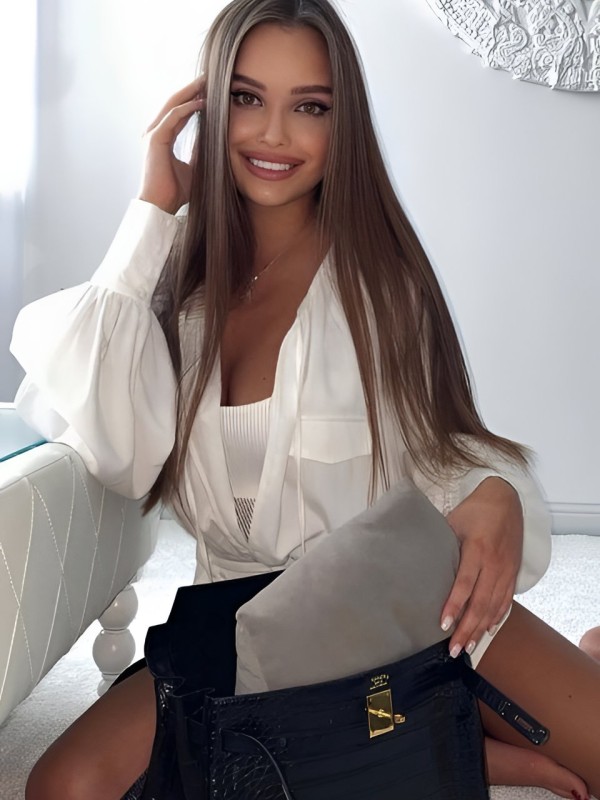 АРИНА привлекательная девушка из Ждановки цена от 15000 руб